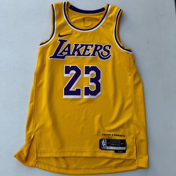 LeBron James jersey Nike - Picture 1 of 3